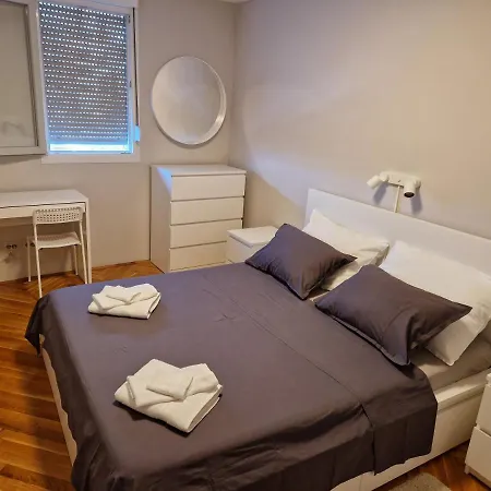 Josip Apartment *